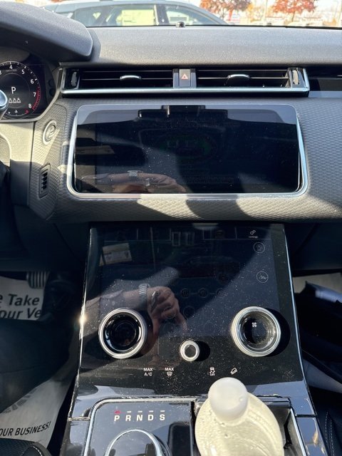 2019 Land Rover Range Rover Velar SE photo 4