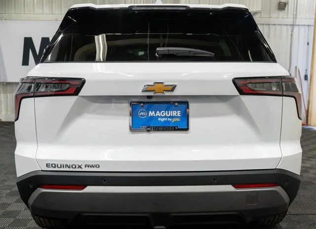New 2027 Summit White Chevrolet LT image 6
