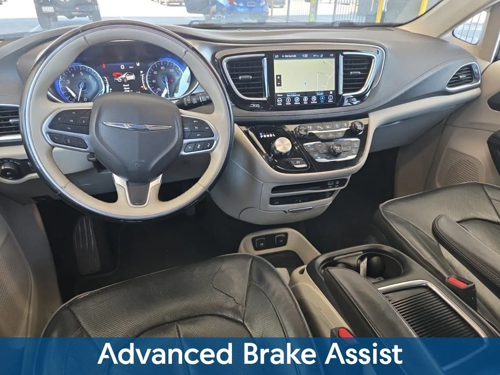 Used 2018 Black Chrysler Limited image 12