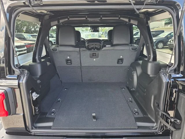 New 2026 Black Clear-Coat Exterior Paint Jeep Rubicon X image 18