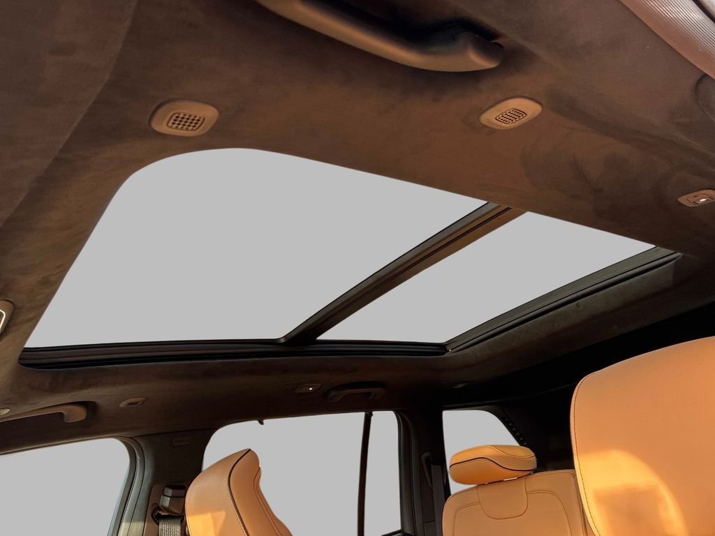 Used 2025 White Jeep Summit Reserve image 26