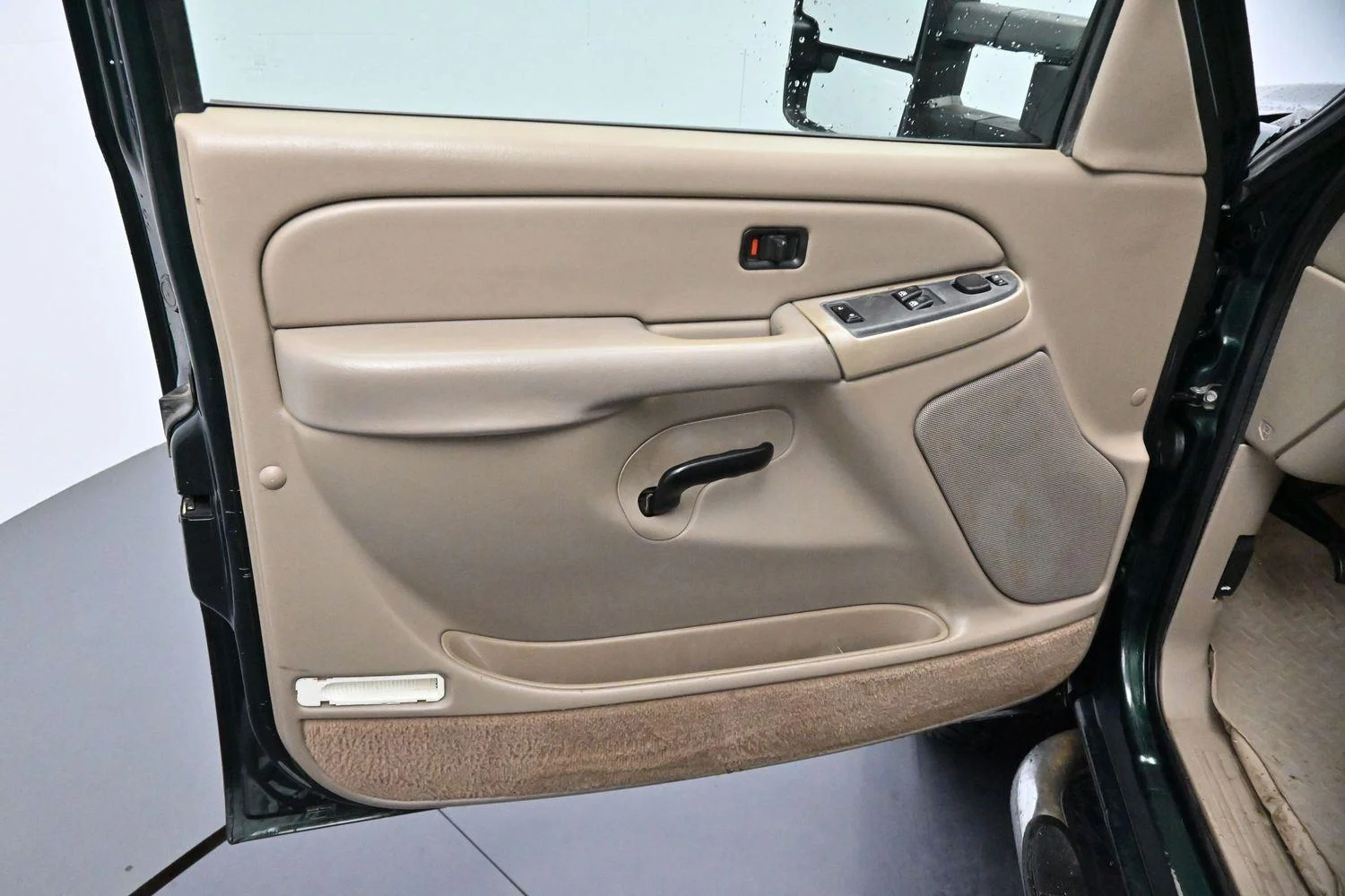 Used 2005 Dark Green Metallic Chevrolet LS image 9