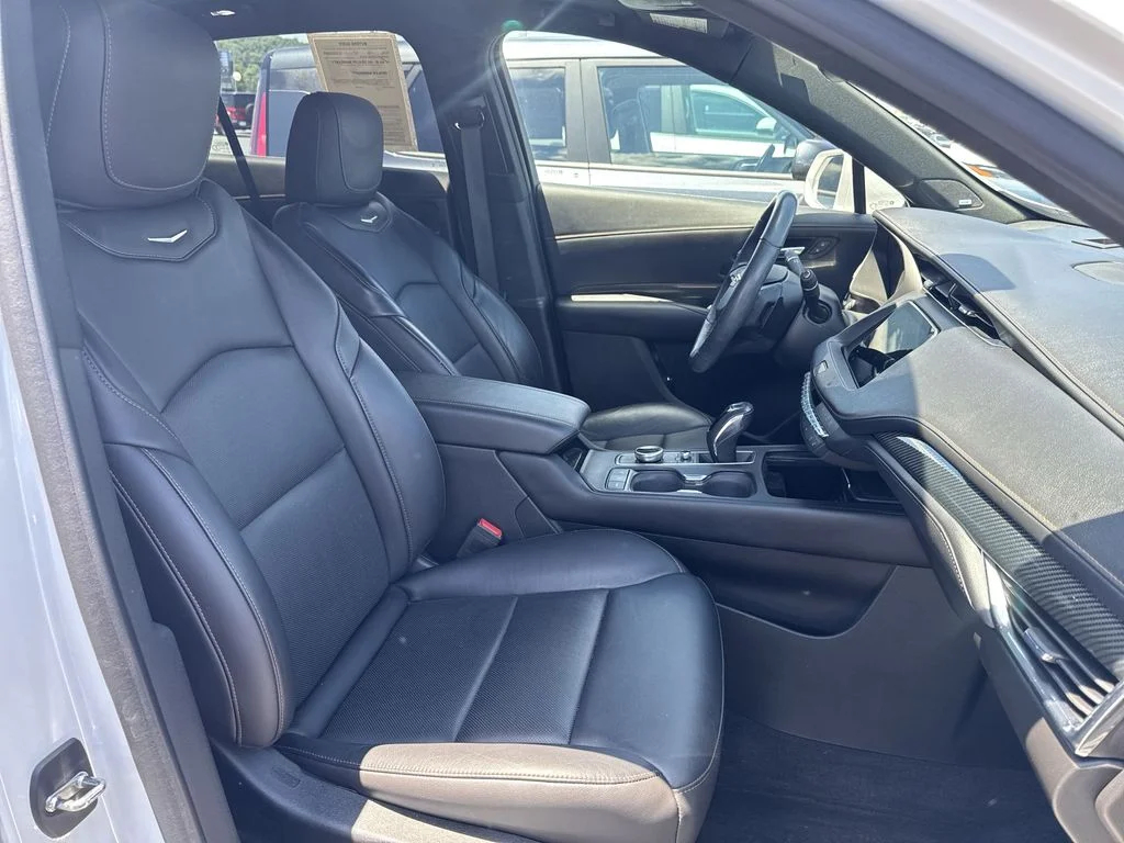 Used 2019 White Cadillac Sport image 25