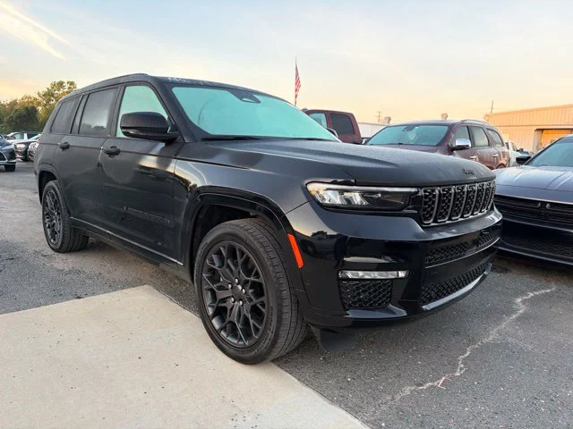 Used 2025 Black Jeep Summit image 2
