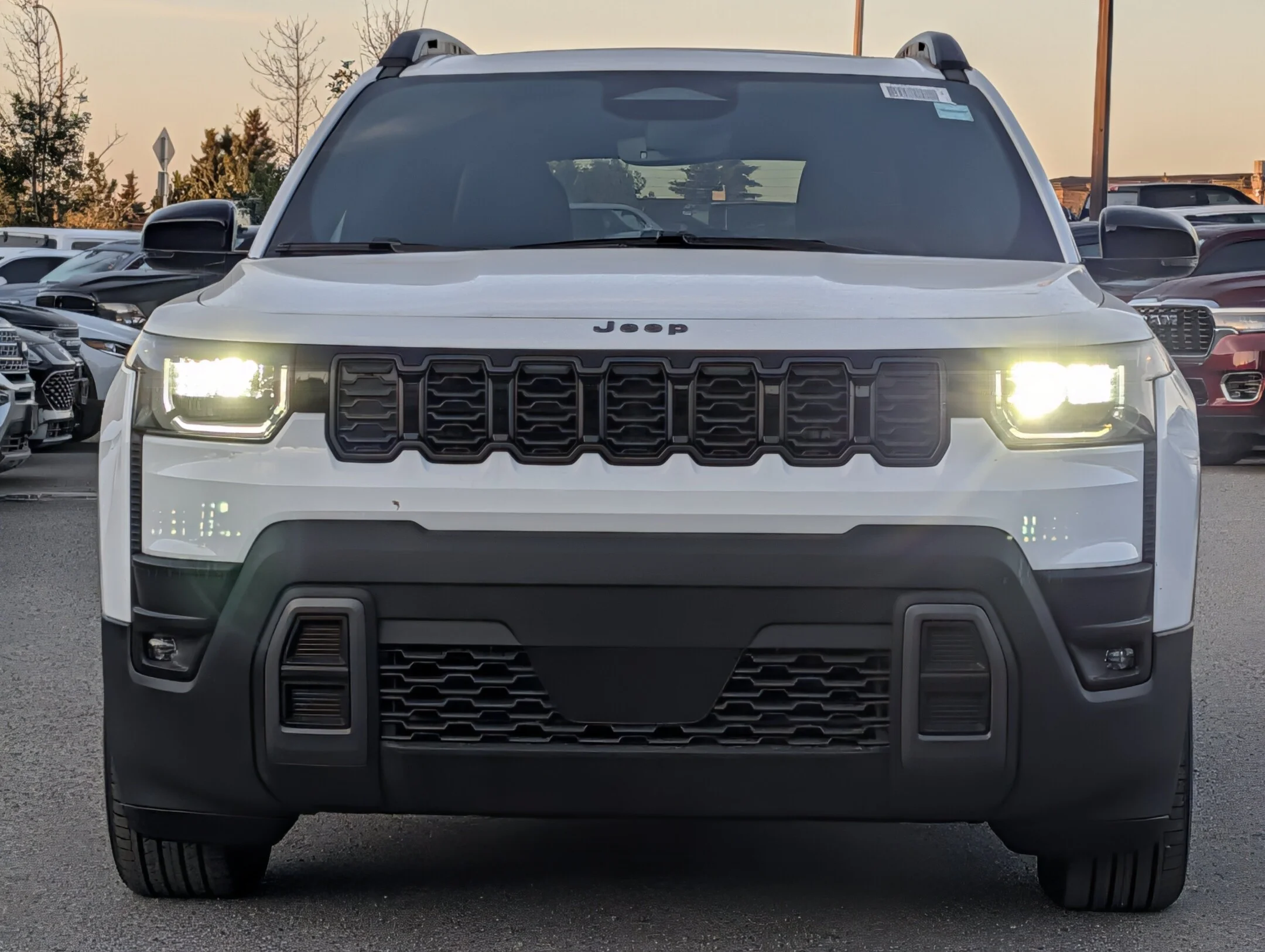 New 2026 White Jeep Limited - - Hybrid - Dual-Pane Pano Sunroof - Capri Leatherette - Power Liftgate & More! image 3