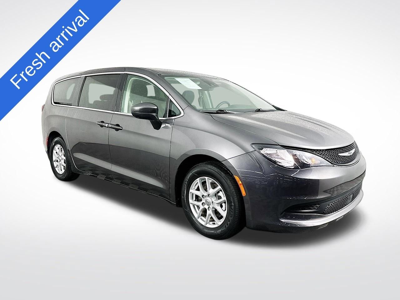 2023 Chrysler Voyager