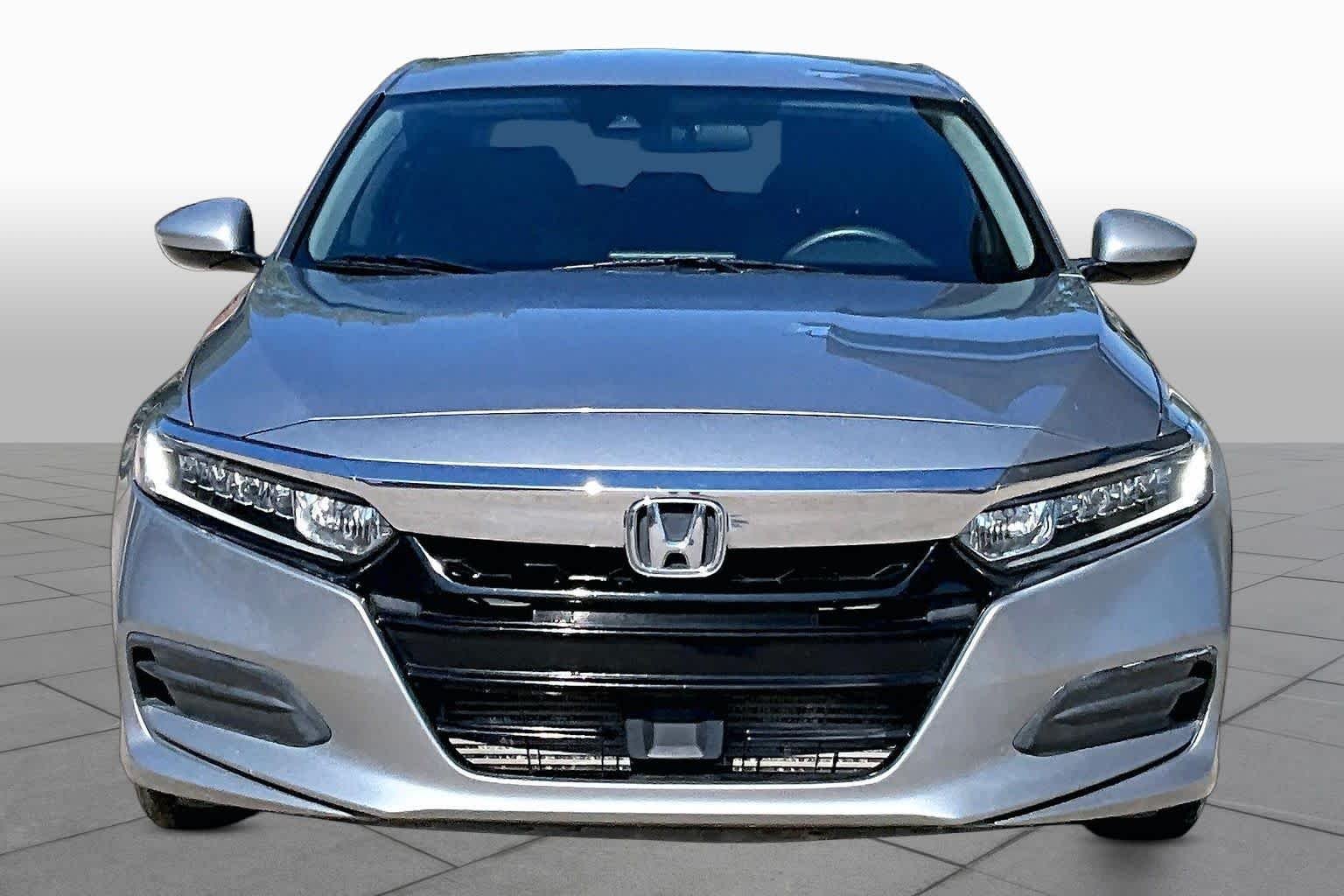 Used 2019 Lunar Silver Metallic Honda LX 1.5T image 4