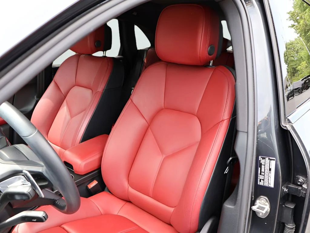 Used 2023  Porsche S image 5