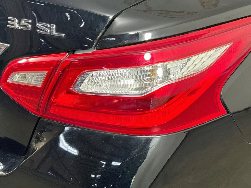 Used 2016 Black Nissan 3.5 SL image 33