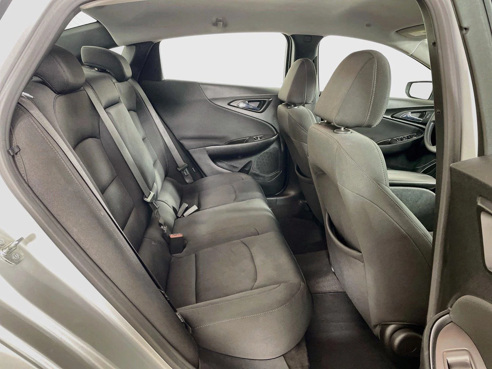 Used 2020 Silver Ice Metallic Chevrolet LT image 25