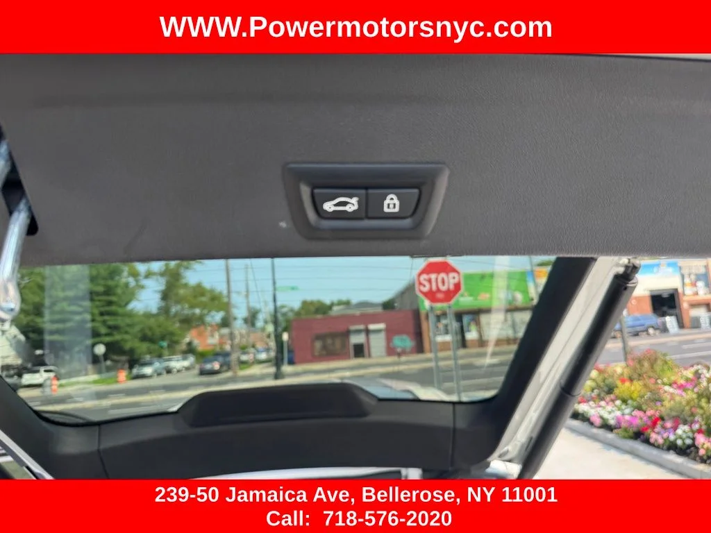 Used 2023 White BMW xDrive40i image 28