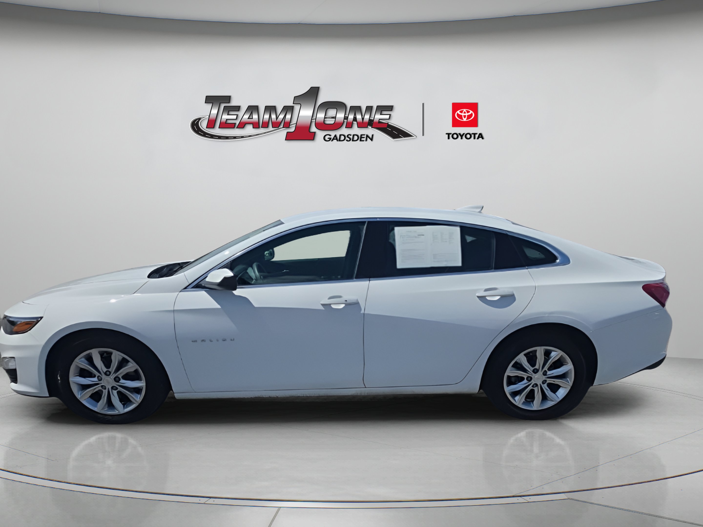Used 2022 Summit White Chevrolet LT image 4