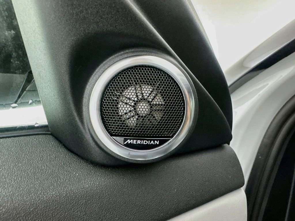New 2026 Fuji White Land Rover Core S image 19