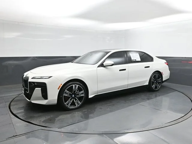 2023 BMW i7 xDrive60's photo