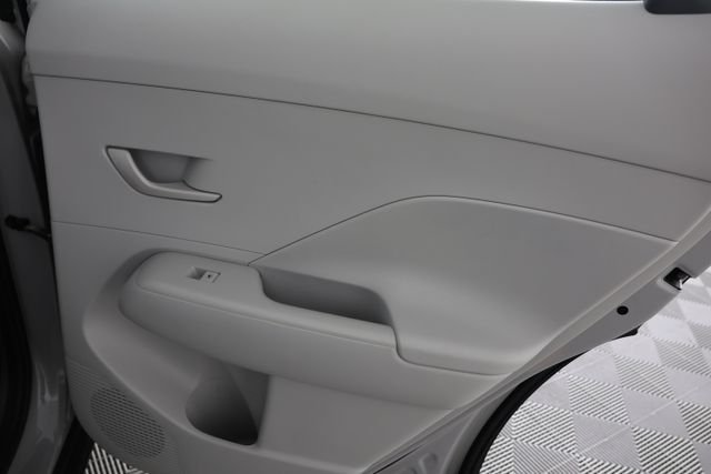 2024 Hyundai Kona SE - Photo 25