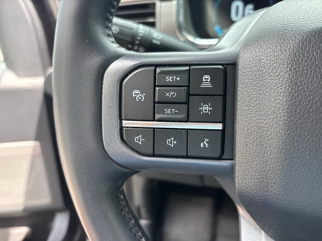 Used 2023 Black Metallic Ford Lariat image 15