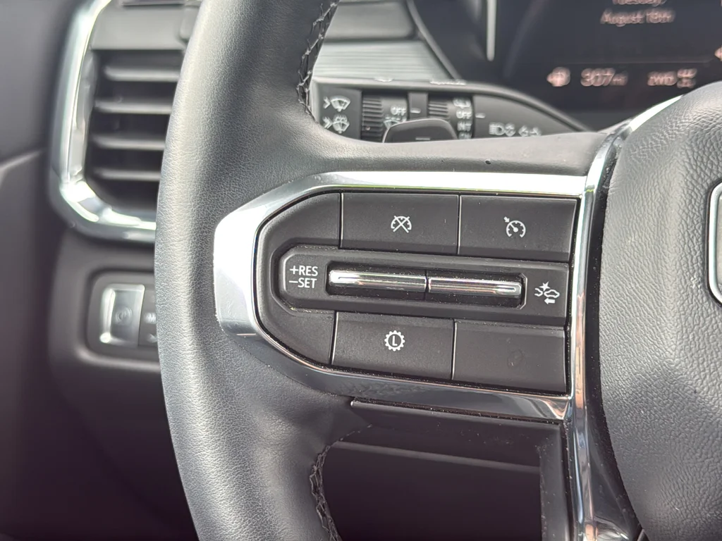 Used 2024 Silver GMC Elevation image 16
