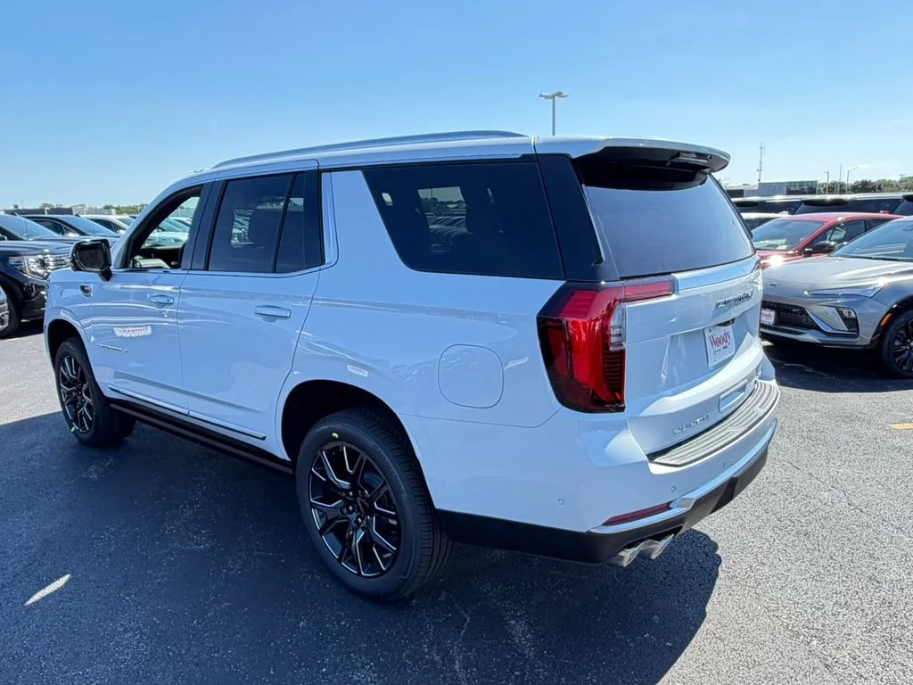 2026 GMC Yukon Denali - Photo 10