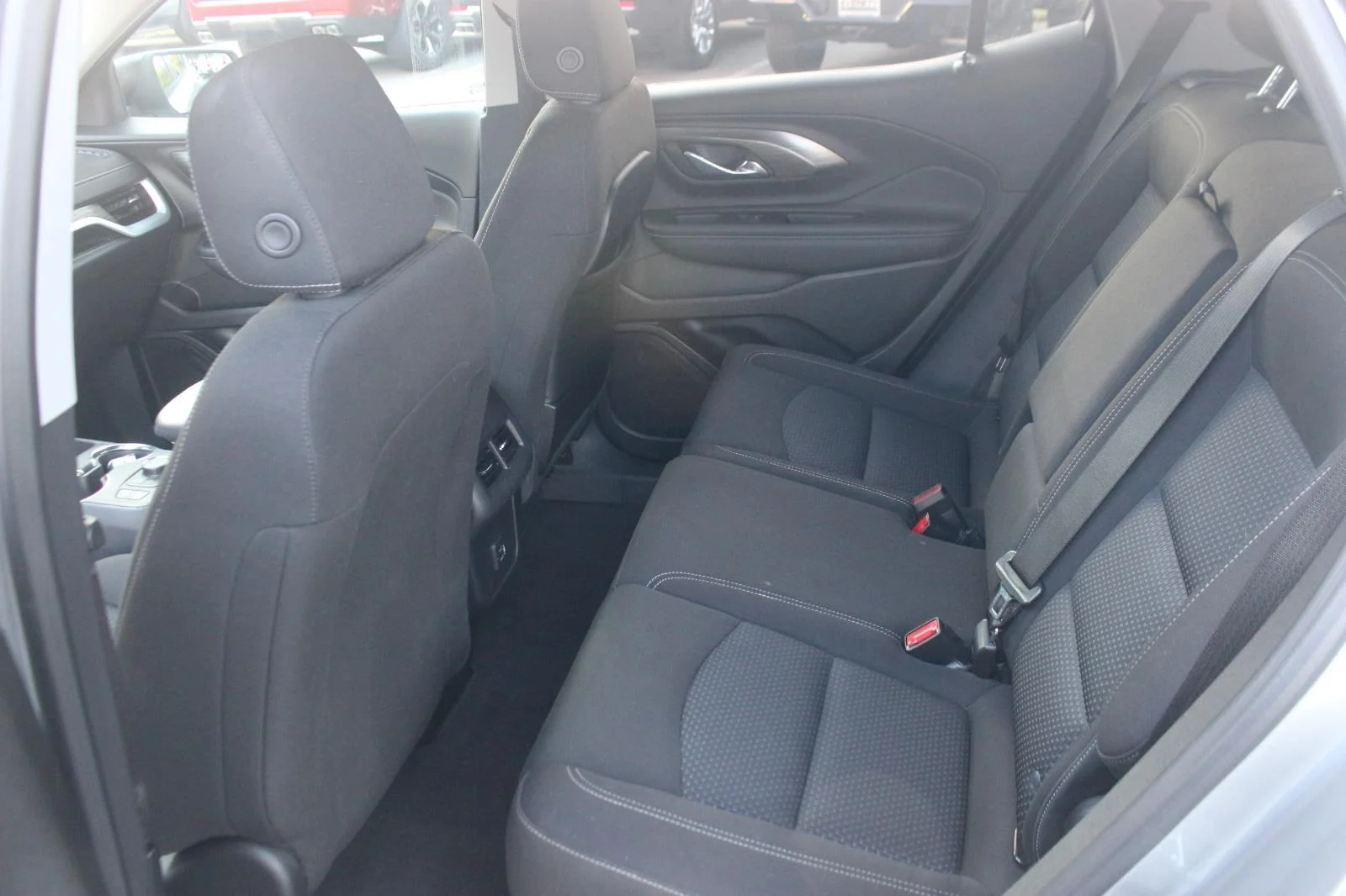Used 2023 Sterling Metallic GMC SLE image 31