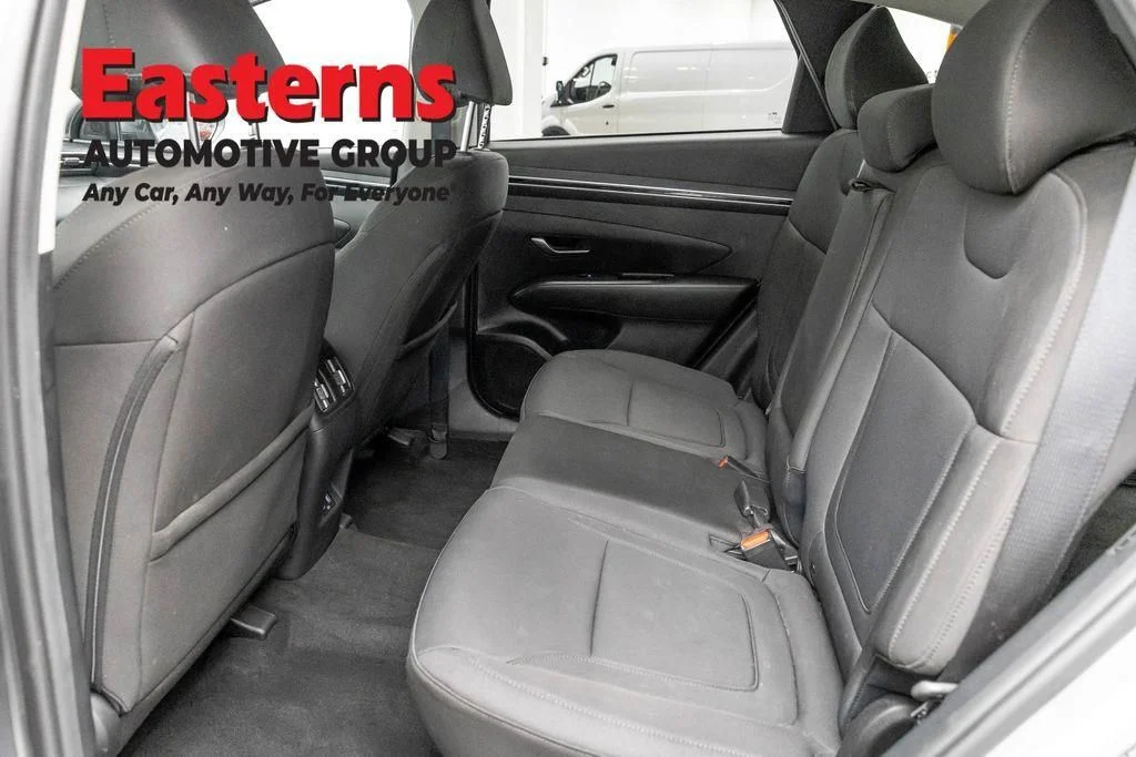 Used 2022 Silver Hyundai SEL image 24