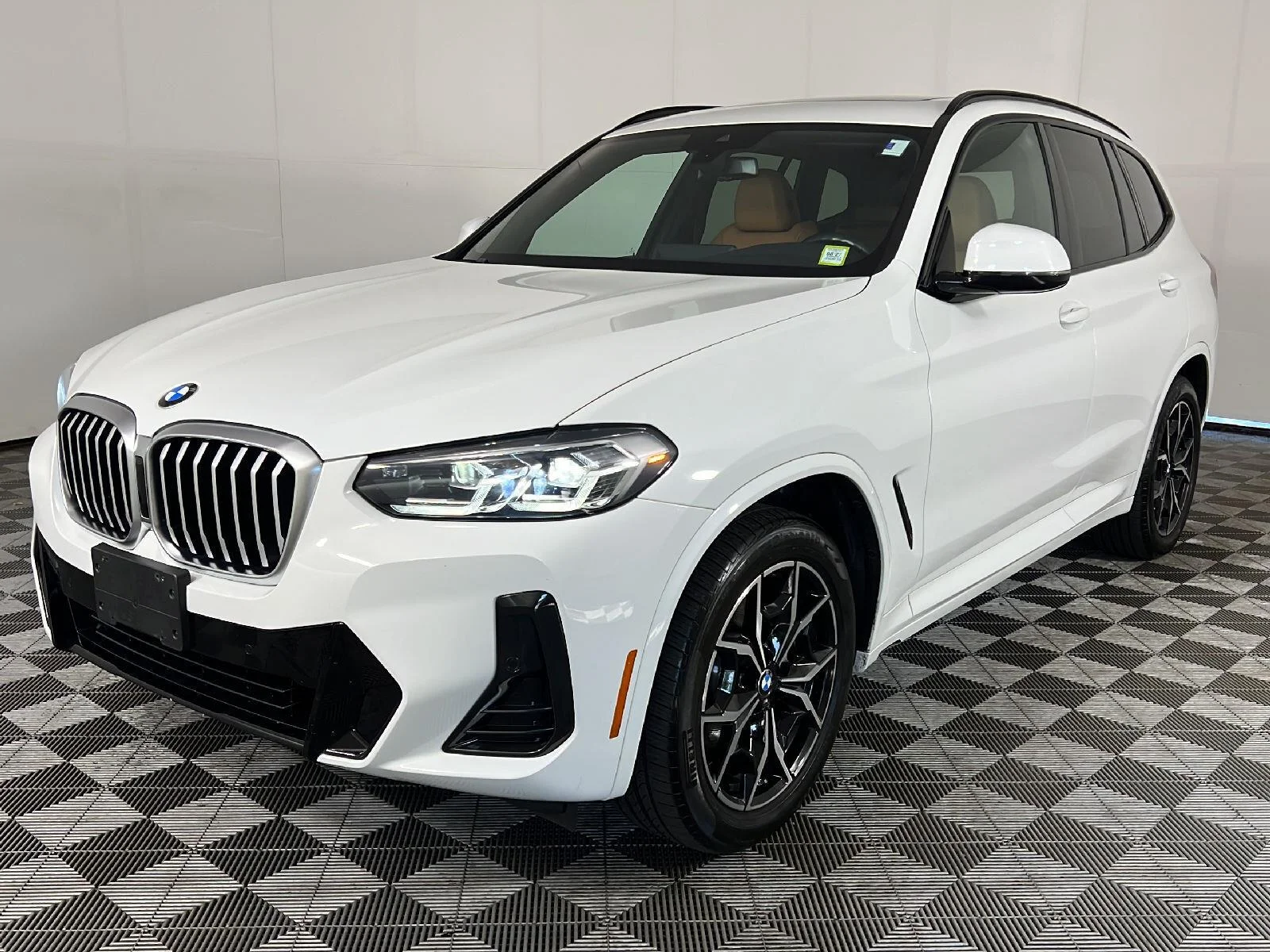 Used 2023 Alpine White BMW xDrive30i image 23