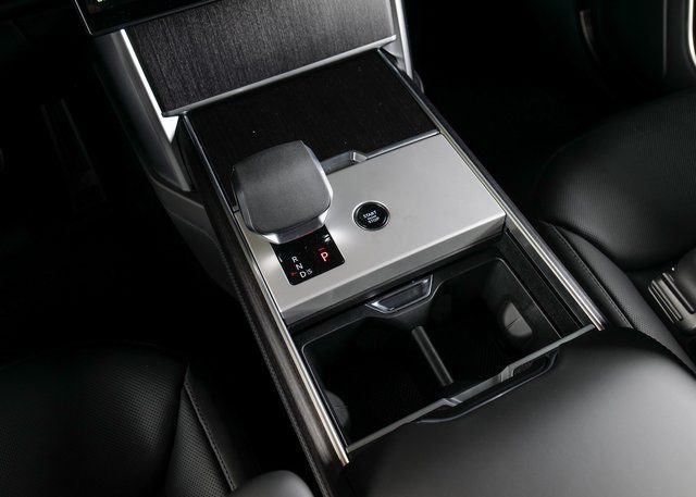 New 2026 Santorini Black Land Rover SE image 13