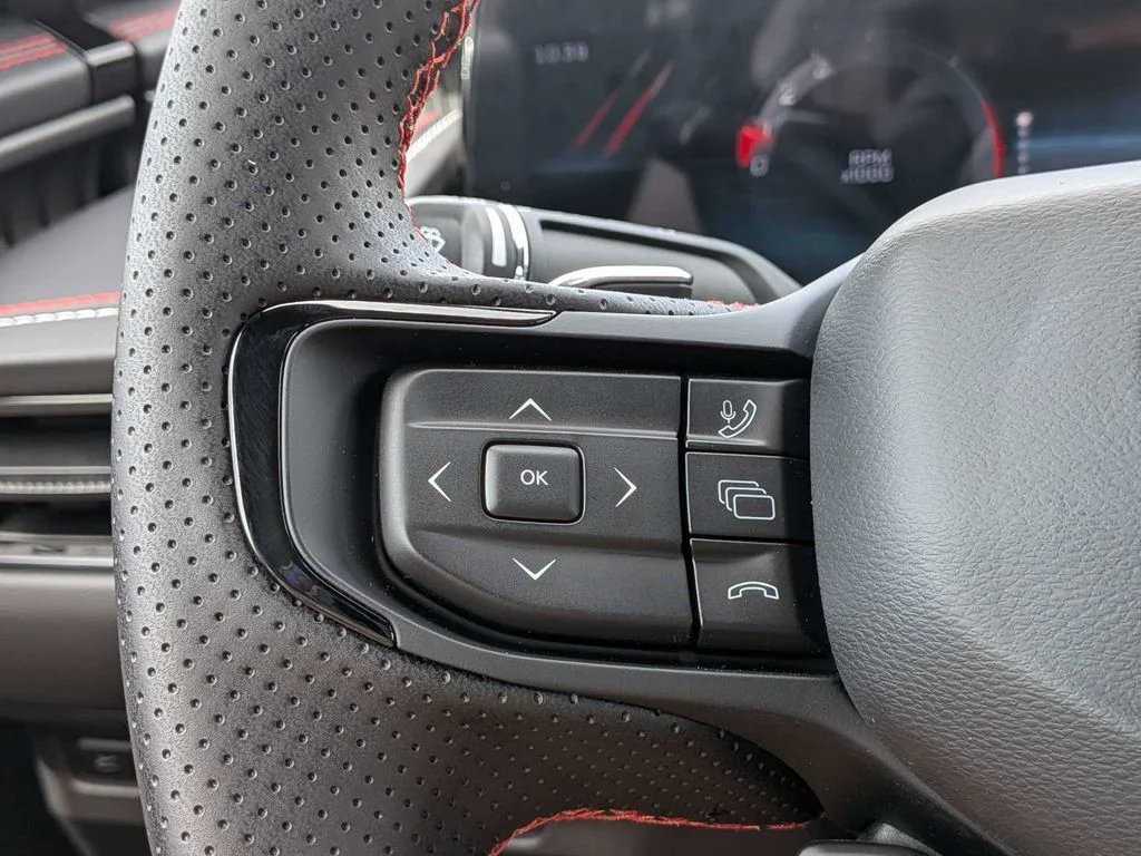 New 2026 Diamond Black Crystal Pearlcoat Dodge R/T image 29