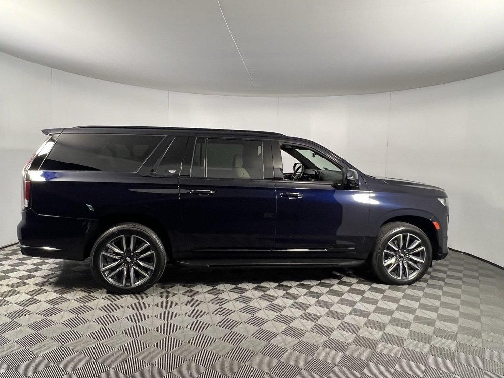 2022 Cadillac Escalade ESV Sport photo 4