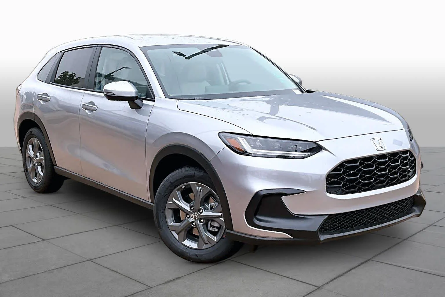 View vehicle photo 2