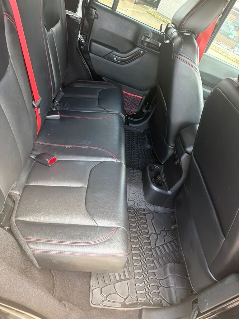 Used 2017 Black Jeep Unlimited Rubicon Recon image 11
