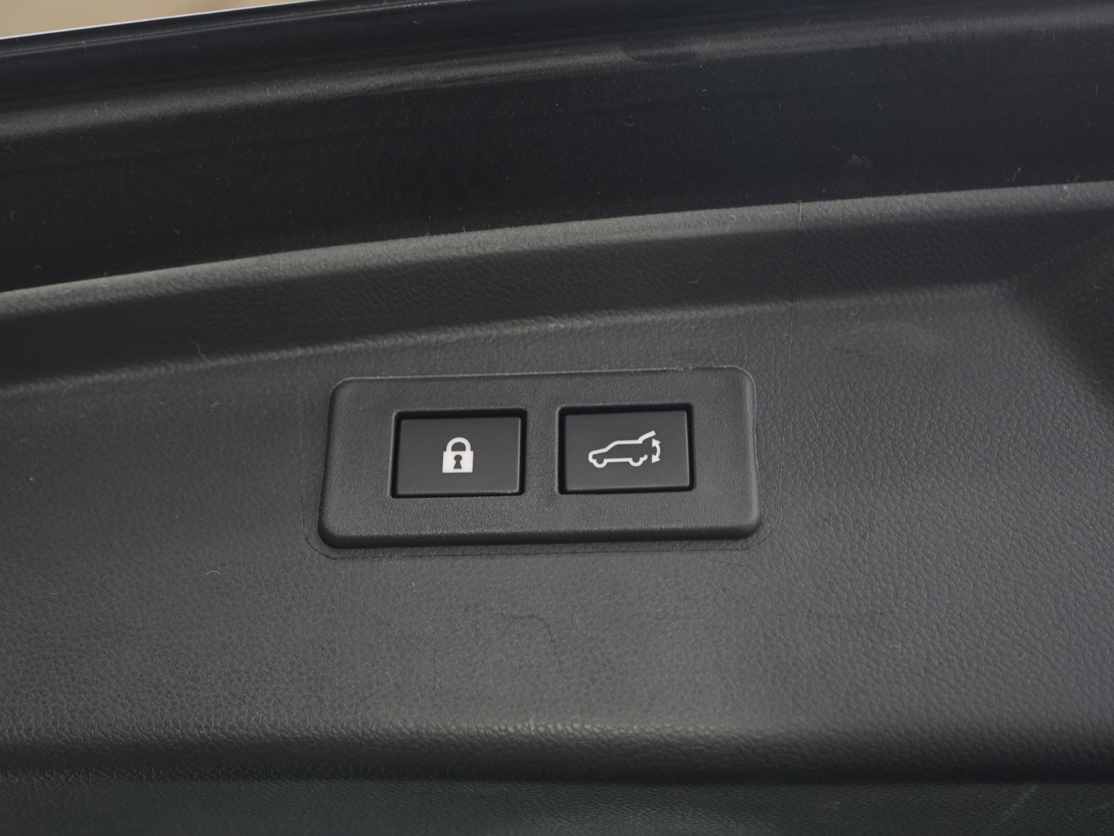 Used 2025 Crystal Black Pearl Subaru Premium image 11