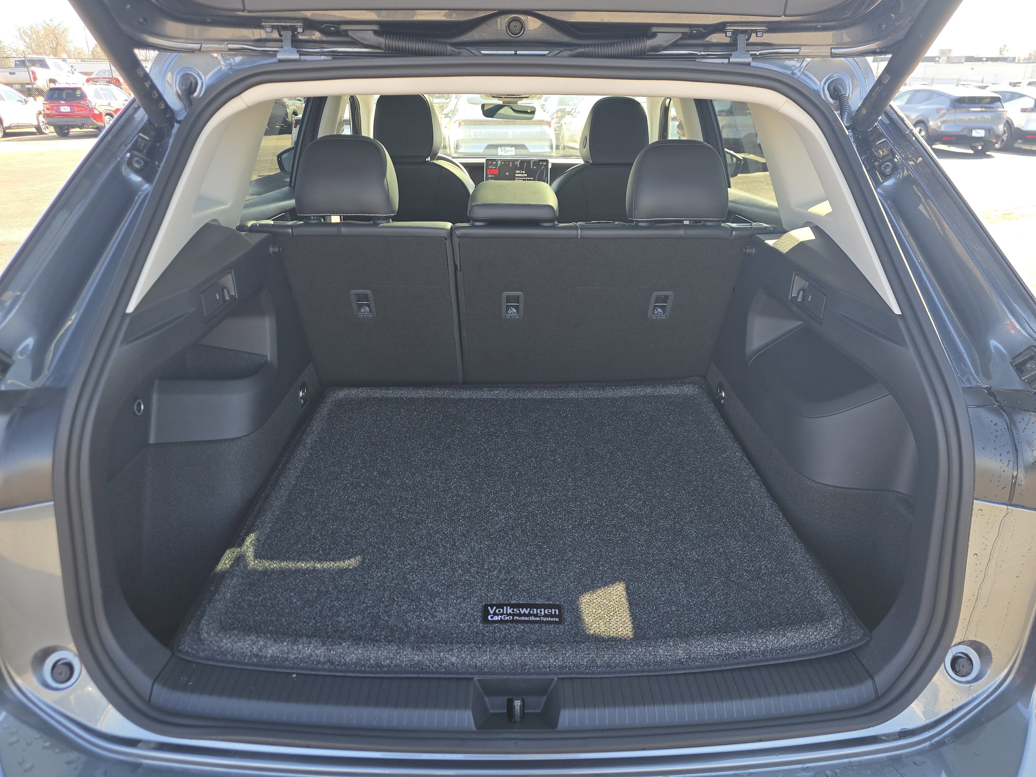 New 2026 Platinum Gray Metallic Volkswagen SE image 14