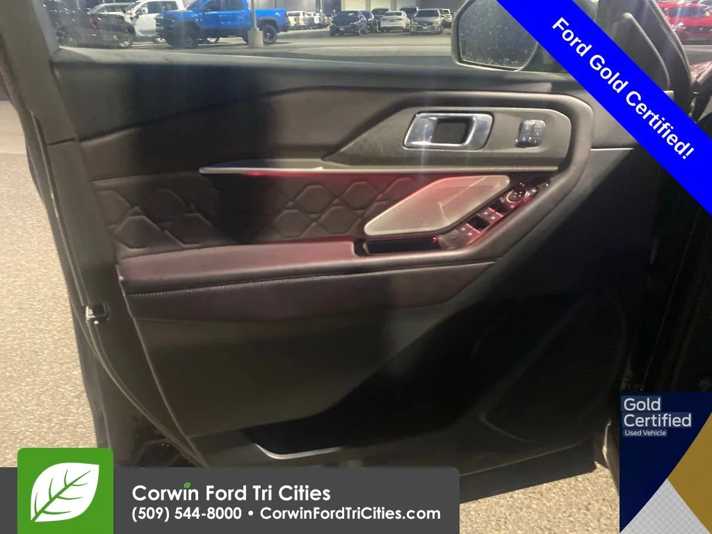 Used 2025 Black Ford Platinum image 9