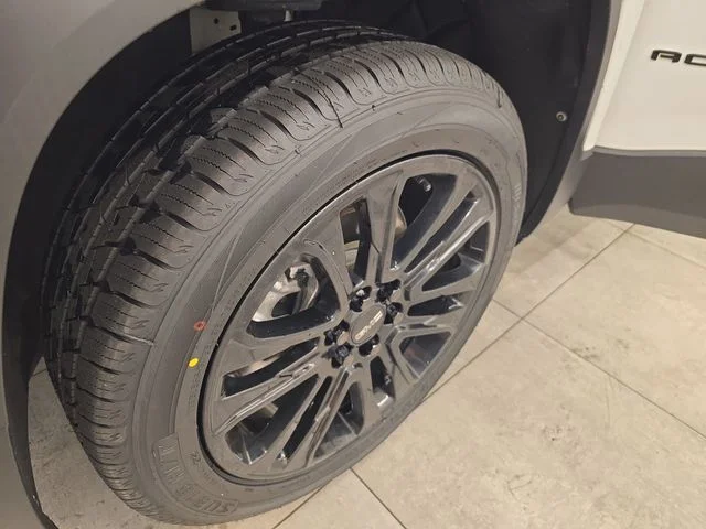 Used 2023 Summit White GMC SLE image 39