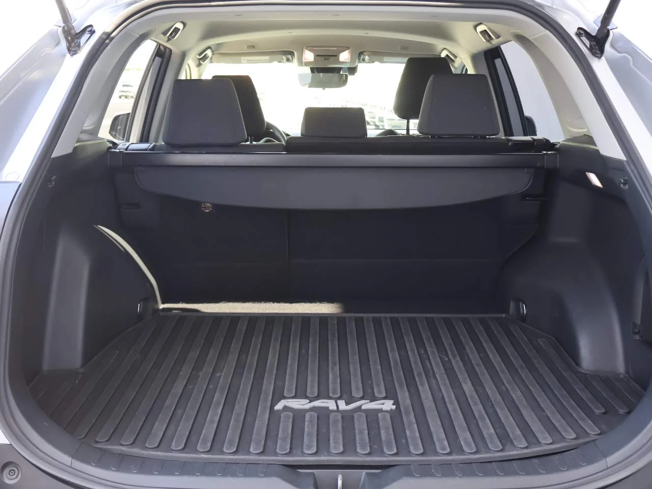 Used 2025 Silver Sky Metallic Toyota XLE image 11