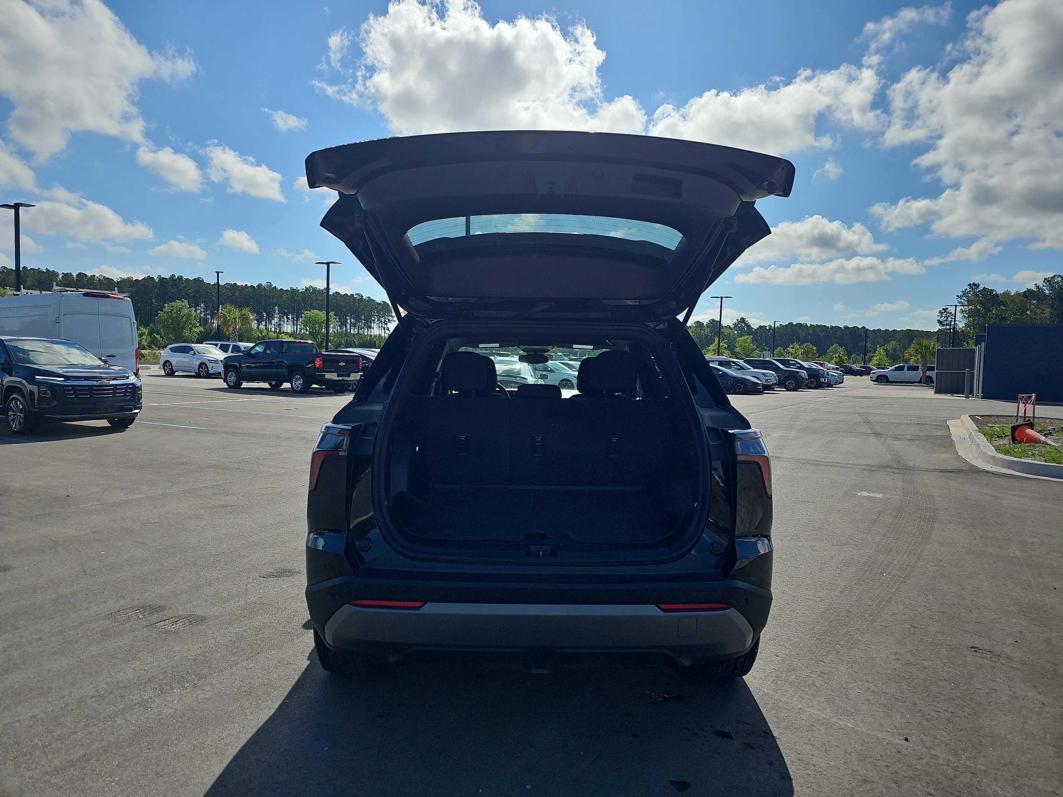 2025 Chevrolet Equinox LT - Photo 13