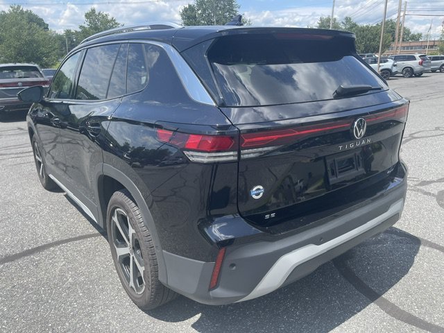 New 2026 Deep Black Pearl Volkswagen 2.0T SE image 4