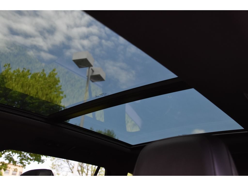 Used 2022 Deep Black Pearl Volkswagen SE R-Line Black image 15