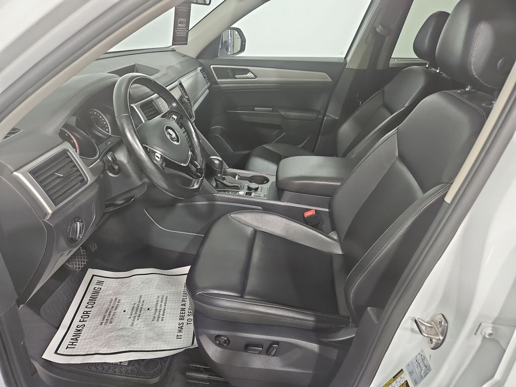 Used 2018 White Volkswagen 3.6L V6 SE image 10