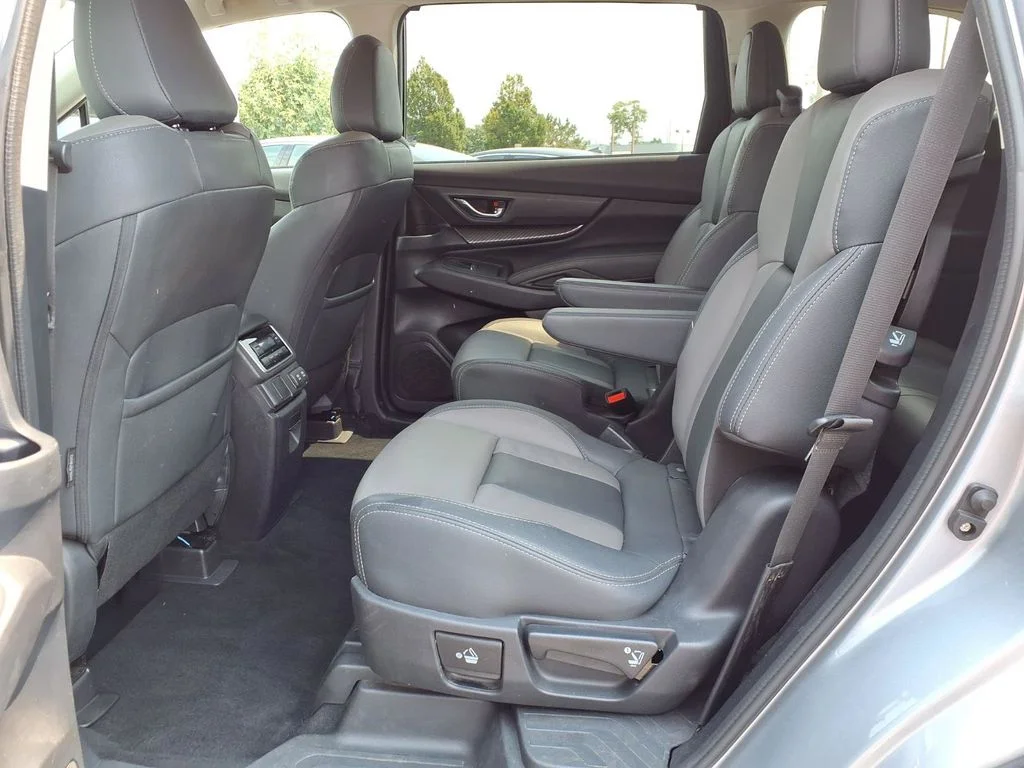 Used 2022 Ice Silver Metallic Subaru Onyx Edition image 17