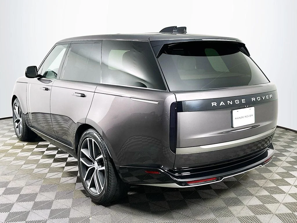Used 2024 Carpathian Gray Premium Metallic Land Rover SE image 7