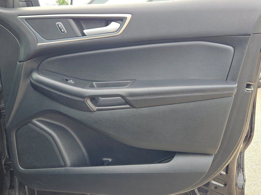 Used 2024 Black Metallic Ford SEL image 8