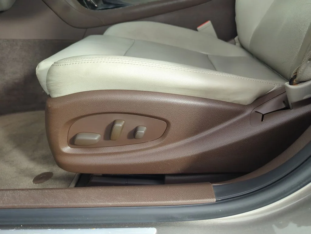 Used 2014 Gray Cadillac 2.5L Luxury image 12