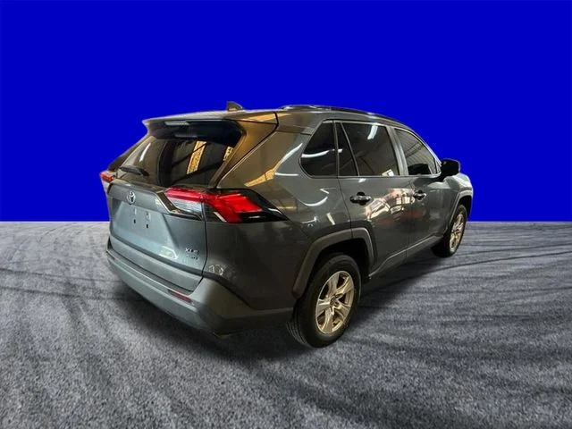 Used 2020 Gray Toyota XLE image 4