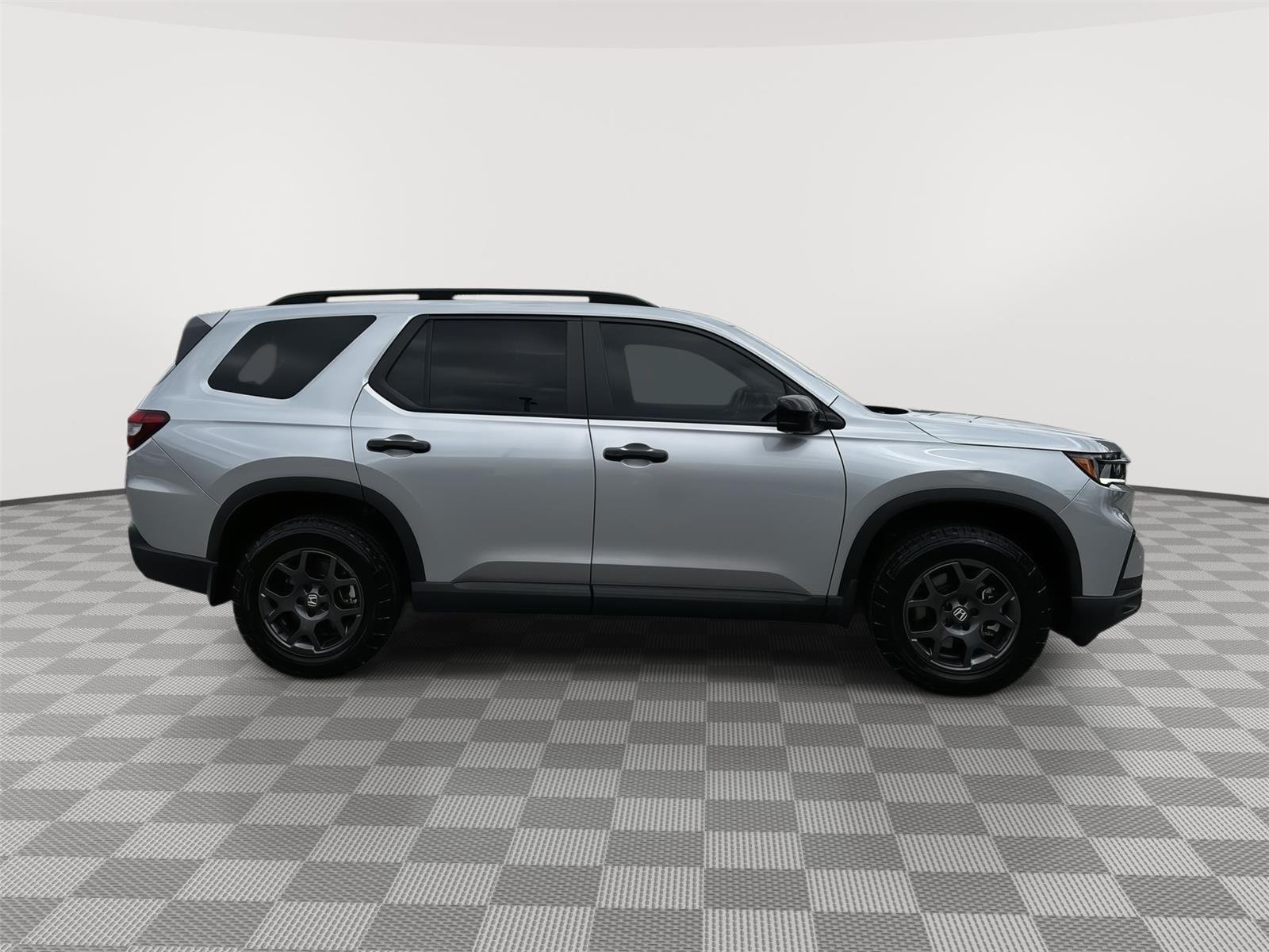 Certified Used 2025 Lunar Silver Metallic Honda TrailSport image 5