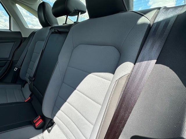 New 2026 Opal White Pearl Volkswagen 1.5T SE image 29