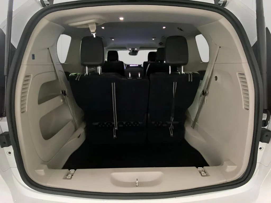 Used 2022 White Chrysler Touring L image 33