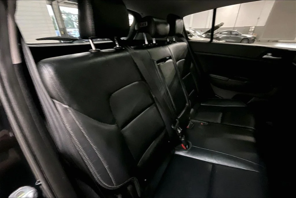 Used 2017 Red Kia EX image 27