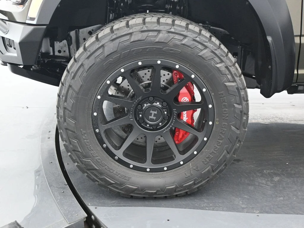 New 2025 Shelter Green Ford Raptor image 24