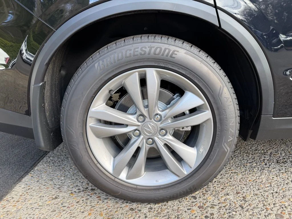 New 2026 Majestic Black Pearl Acura SH-AWD image 9